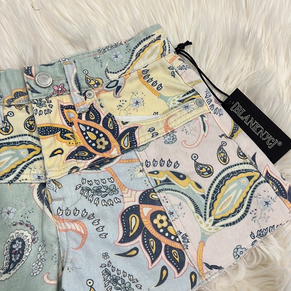 BLANKNYC  Paisley Print Denim Five Pocket Cut Off Shorts - Picture 5 of 9